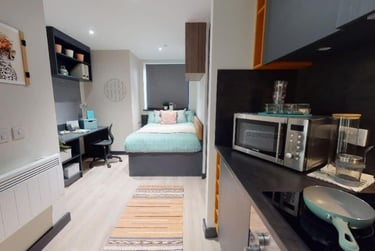 1 bed studio, Upper North Street, Brighton, BN24AA - Image 4
